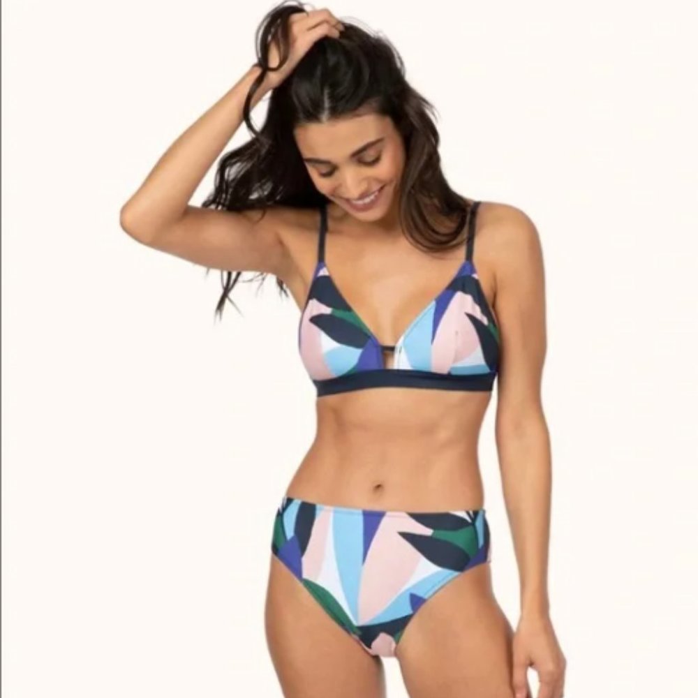 LIVELY // Plunge Bikini